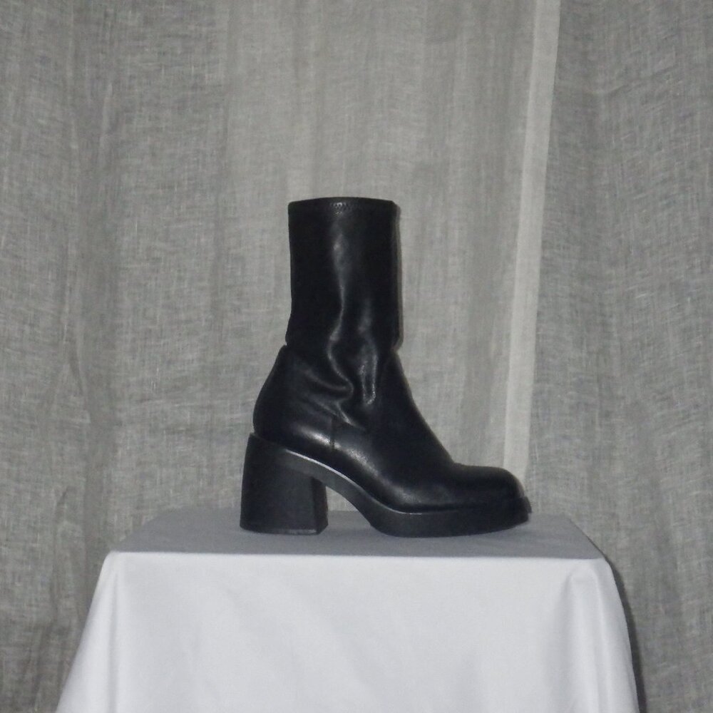 Vagabond Black Leather Boots (worn once)